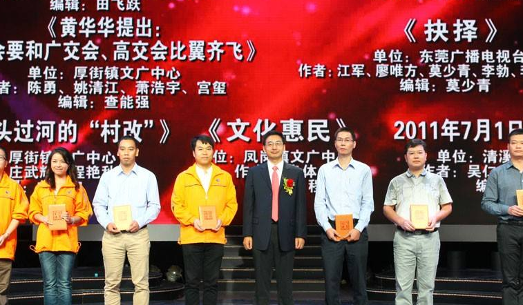 “冰箱灯会亮但不制冷是什么原因？”