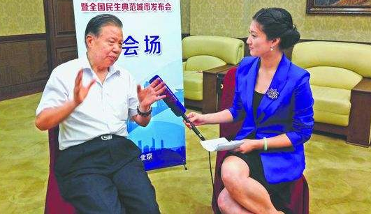 “卢本伟为什么被整个网络封？”