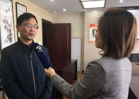 “雪泥鸿爪是形容什么？”
