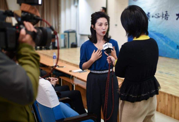 “苗族的以前传下来节日和风俗有那些？”