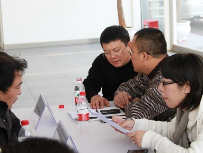 “法线和切线的关系是什么？”